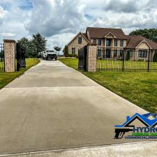 Driveway-Cleaning-in-Loganville-GA 1