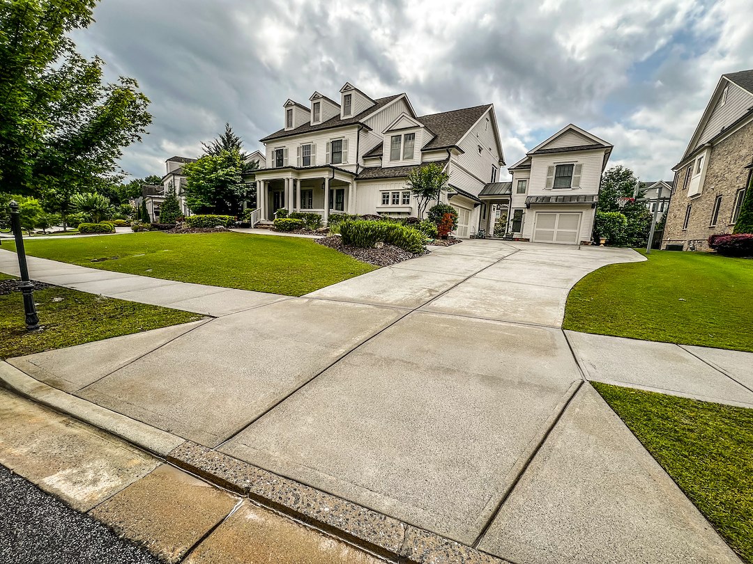 Driveway Washing in Dunwoody, Georgia. 