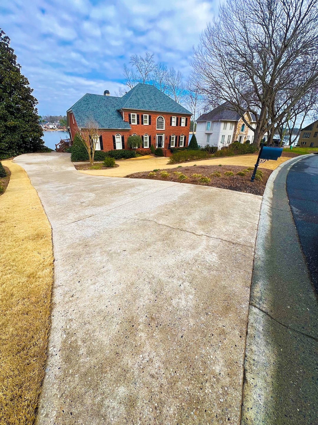 Top Quality Driveway Cleaning Performed in Alpharetta, GA. 